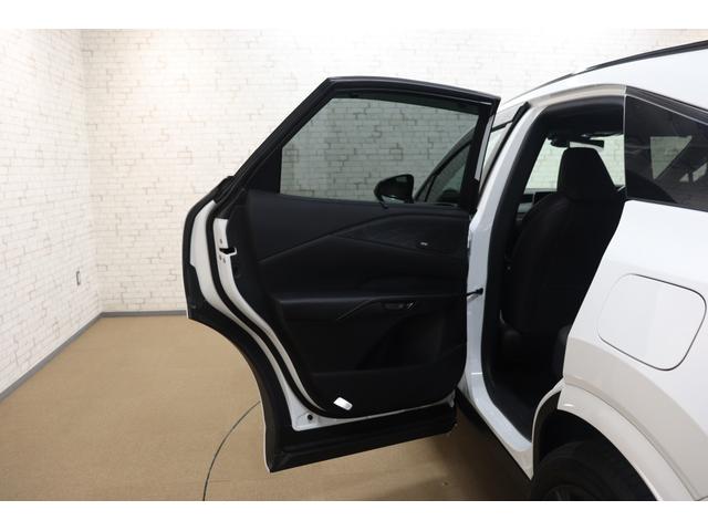 ＲＸ ＲＸ５００ｈ　Ｆスポーツパフォーマンス　４ＷＤ　全周囲カメラ　クリアランスソナー　クルーズコントロール　レーンアシスト　パワーシート　パークアシスト　衝突被害軽減システム　サンルーフ　ターボ　ナビ　ＴＶ　オートマチックハイビーム（38枚目）