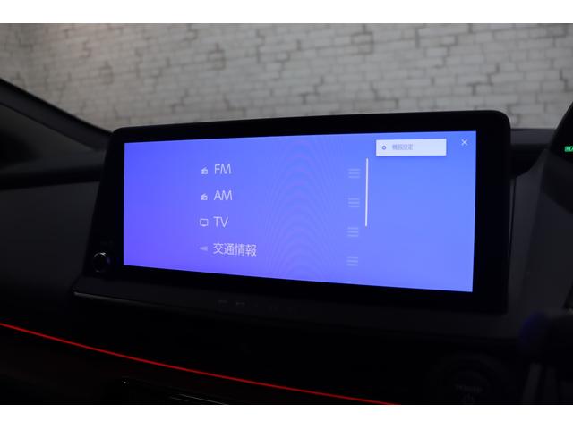 プリウス Ｚ　クリアランスソナー　レーンアシスト　オートクルーズコントロール　衝突被害軽減システム　全周囲カメラ　ナビ　ＴＶ　アルミホイール　オートマチックハイビーム　ＬＥＤヘッドランプ　ＣＶＴ　シートヒーター（4枚目）