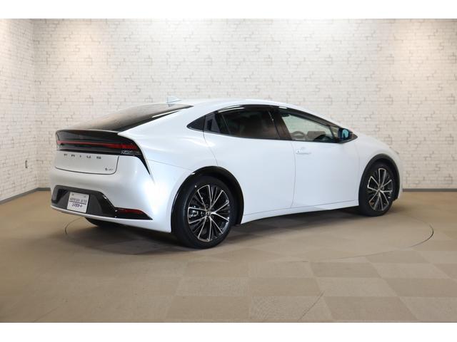 プリウス Ｚ　クリアランスソナー　レーンアシスト　オートクルーズコントロール　衝突被害軽減システム　全周囲カメラ　ナビ　ＴＶ　アルミホイール　オートマチックハイビーム　ＬＥＤヘッドランプ　ＣＶＴ　シートヒーター（15枚目）