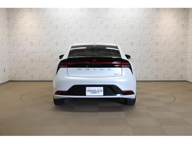 プリウス Ｚ　クリアランスソナー　レーンアシスト　オートクルーズコントロール　衝突被害軽減システム　全周囲カメラ　ナビ　ＴＶ　アルミホイール　オートマチックハイビーム　ＬＥＤヘッドランプ　ＣＶＴ　シートヒーター（16枚目）