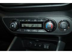 気温に合わせて直感的に操作することで、車内をいつでも快適に保てます。 5