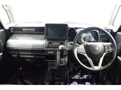 運転者にとっては日々使用することとなる運転席です。運転席が快適だと運転に集中することができますね。 2