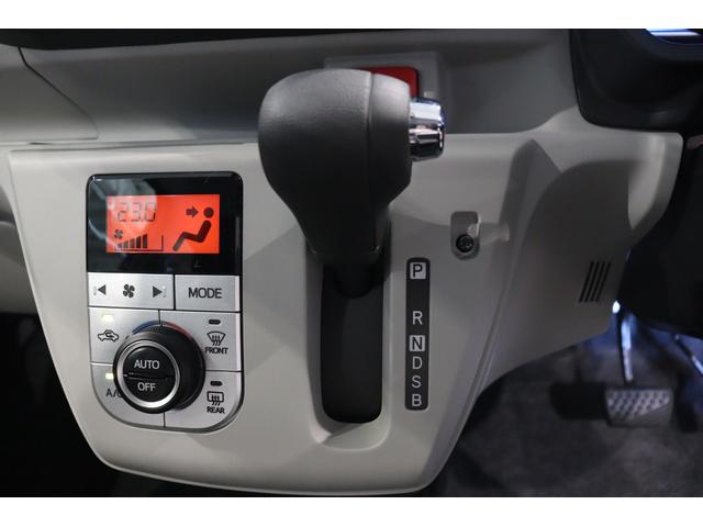 必ず使用するシフトレバー。確りと確認したいですね。