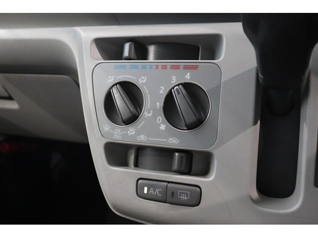 ミライース Ｘ　リミテッドＳＡＩＩＩ　バックカメラ　クリアランスソナー　衝突被害軽減システム　オートマチックハイビーム　ＬＥＤヘッドランプ　アイドリングストップ　ＣＶＴ　盗難防止システム　ＡＢＳ　ＥＳＣ　ＣＤ　ＵＳＢ　衝突安全ボディ（6枚目）