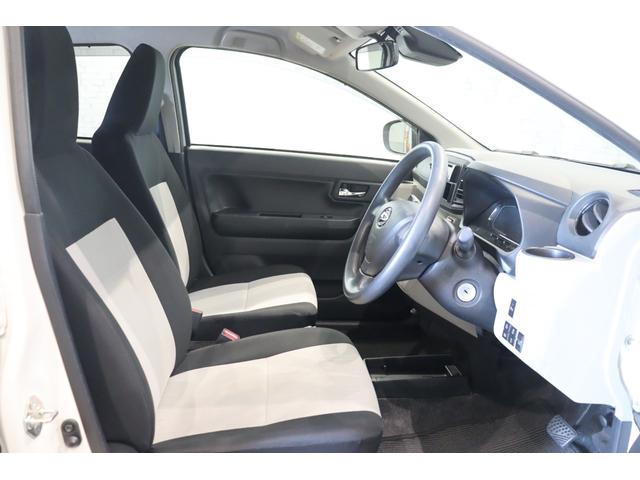 ミライース Ｘ　リミテッドＳＡＩＩＩ　バックカメラ　クリアランスソナー　衝突被害軽減システム　オートマチックハイビーム　ＬＥＤヘッドランプ　アイドリングストップ　ＣＶＴ　盗難防止システム　ＡＢＳ　ＥＳＣ　ＣＤ　ＵＳＢ　衝突安全ボディ（7枚目）