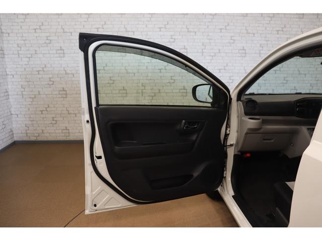 ミライース Ｘ　リミテッドＳＡＩＩＩ　バックカメラ　クリアランスソナー　衝突被害軽減システム　オートマチックハイビーム　ＬＥＤヘッドランプ　アイドリングストップ　ＣＶＴ　盗難防止システム　ＡＢＳ　ＥＳＣ　ＣＤ　ＵＳＢ　衝突安全ボディ（10枚目）