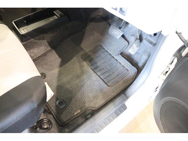 ミライース Ｘ　リミテッドＳＡＩＩＩ　バックカメラ　クリアランスソナー　衝突被害軽減システム　オートマチックハイビーム　ＬＥＤヘッドランプ　アイドリングストップ　ＣＶＴ　盗難防止システム　ＡＢＳ　ＥＳＣ　ＣＤ　ＵＳＢ　衝突安全ボディ（21枚目）