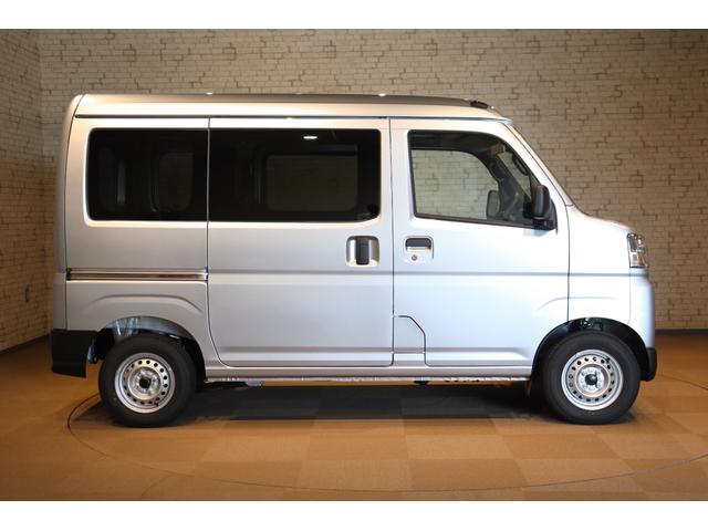 ハイゼットカーゴ ＤＸ　ＣＶＴ　衝突被害軽減システム　クリアランスソナー　両側スライドドア　アイドリングストップ　ＥＳＣ　エアコン　パワーウィンドウ　運転席エアバッグ　助手席エアバッグ（9枚目）