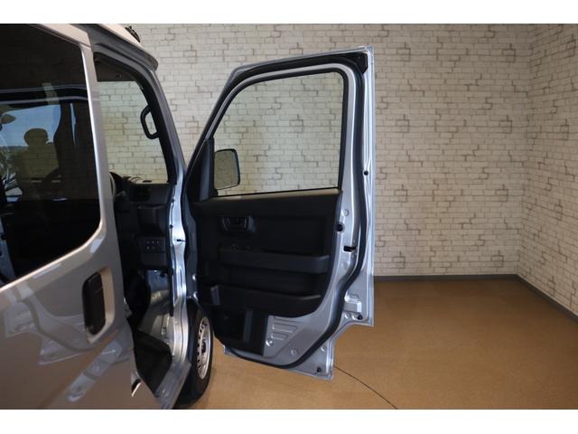 ハイゼットカーゴ ＤＸ　ＣＶＴ　衝突被害軽減システム　クリアランスソナー　両側スライドドア　アイドリングストップ　ＥＳＣ　エアコン　パワーウィンドウ　運転席エアバッグ　助手席エアバッグ（24枚目）