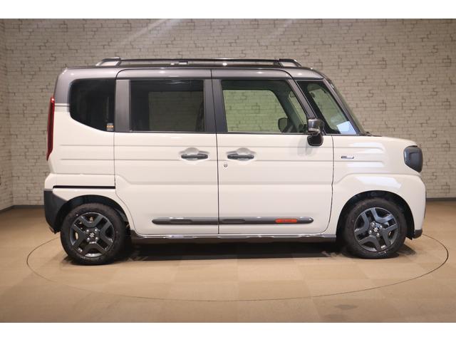 スペーシアギア ハイブリッドＸＺ　ターボ　全周囲カメラ　両側電動スライドドア　ナビ　ＴＶ　クリアランスソナー　オートクルーズコントロール　レーンアシスト　衝突被害軽減システム　ＬＥＤヘッドランプ　ヘッドライトウォッシャー　スマートキー（14枚目）