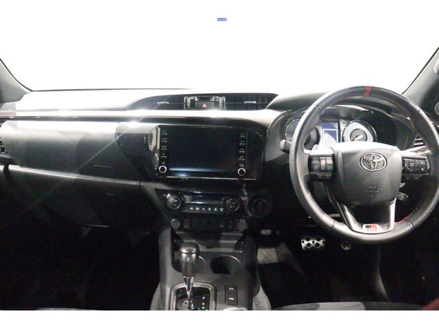 運転者にとっては日々使用することとなる運転席です。運転席が快適だと運転に集中することができますね。