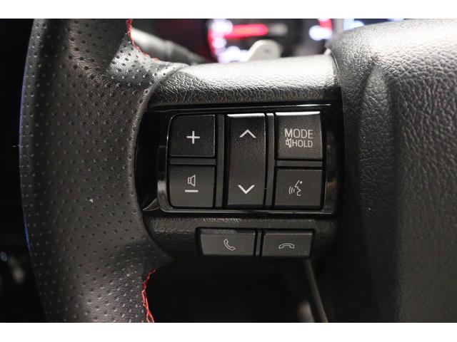 【ハンドルボタン】目線を大きくそらすことなくボタンの操作を行うことができるので、安全にも配慮できますね。