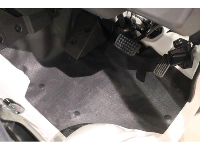 ハイゼットトラック スタンダード　４ＷＤ　ＡＴ　衝突被害軽減システム　クリアランスソナー　アイドリングストップ　ＥＳＣ　エアコン　運転席エアバッグ（3枚目）