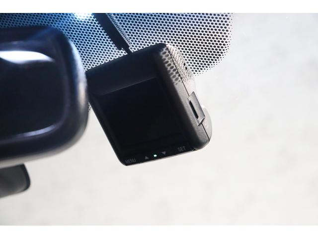 ヴェゼル ハイブリッドＲＳ・ホンダセンシング　ドライブレコーダー　ＥＴＣ　バックカメラ　クルーズコントロール　レーンアシスト　衝突被害軽減システム　ナビ　ＴＶ　オートライト　ＬＥＤヘッドランプ　アルミホイール　スマートキー　電動格納ミラー（5枚目）