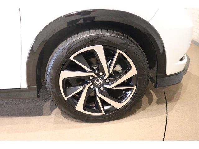ヴェゼル ハイブリッドＲＳ・ホンダセンシング　ドライブレコーダー　ＥＴＣ　バックカメラ　クルーズコントロール　レーンアシスト　衝突被害軽減システム　ナビ　ＴＶ　オートライト　ＬＥＤヘッドランプ　アルミホイール　スマートキー　電動格納ミラー（20枚目）