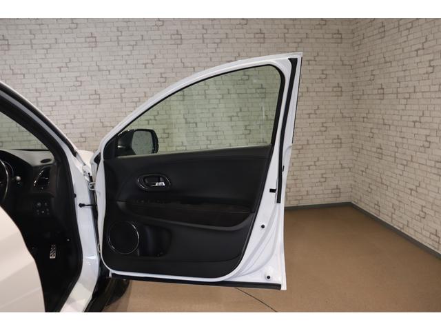 ヴェゼル ハイブリッドＲＳ・ホンダセンシング　ドライブレコーダー　ＥＴＣ　バックカメラ　クルーズコントロール　レーンアシスト　衝突被害軽減システム　ナビ　ＴＶ　オートライト　ＬＥＤヘッドランプ　アルミホイール　スマートキー　電動格納ミラー（31枚目）