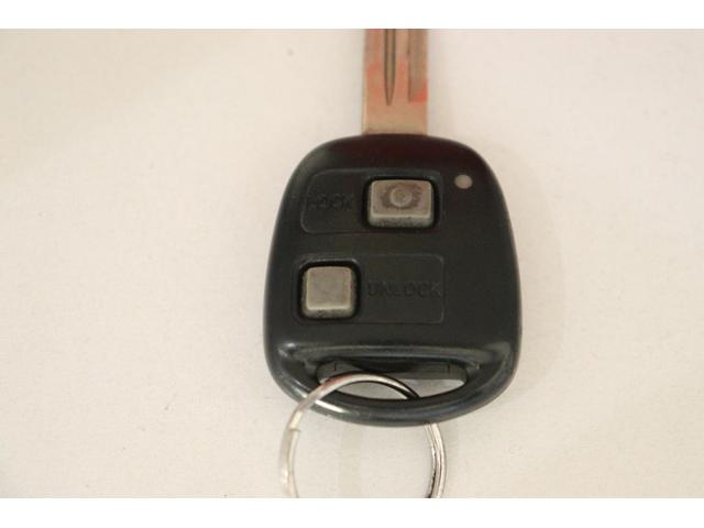 ピクシスエポック Ｘ　キーレスエントリー　アイドリングストップ　ＣＶＴ　盗難防止システム　ＡＢＳ　ＣＤ　ミュージックプレイヤー接続可　衝突安全ボディ　エアコン　パワーステアリング　パワーウィンドウ　運転席エアバッグ（7枚目）