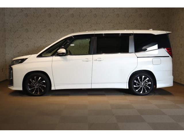 ノア ハイブリッドＳ－Ｚ　ドライブレコーダー　全周囲カメラ　ナビ　ＴＶ　クルーズコントロール　レーンアシスト　パークアシスト　衝突被害軽減システム　両側スライドドア　オートマチックハイビーム　ＬＥＤヘッドランプ（15枚目）