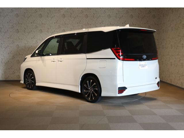 ノア ハイブリッドＳ－Ｚ　ドライブレコーダー　全周囲カメラ　ナビ　ＴＶ　クルーズコントロール　レーンアシスト　パークアシスト　衝突被害軽減システム　両側スライドドア　オートマチックハイビーム　ＬＥＤヘッドランプ（17枚目）