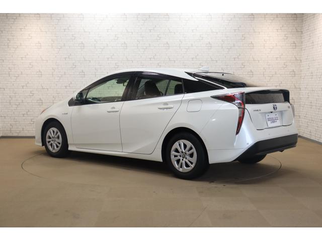 プリウス Sセーフティプラス ETC クリアランスソナー レーンアシスト クルーズコントロール パークアシスト 衝突被害軽減システム バックカメラ ナビ TV アルミホイール オートマチックハイビーム LEDヘッドランプ(18枚目)