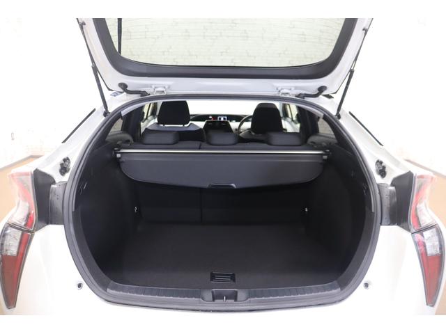 プリウス Sセーフティプラス ETC クリアランスソナー レーンアシスト クルーズコントロール パークアシスト 衝突被害軽減システム バックカメラ ナビ TV アルミホイール オートマチックハイビーム LEDヘッドランプ(19枚目)