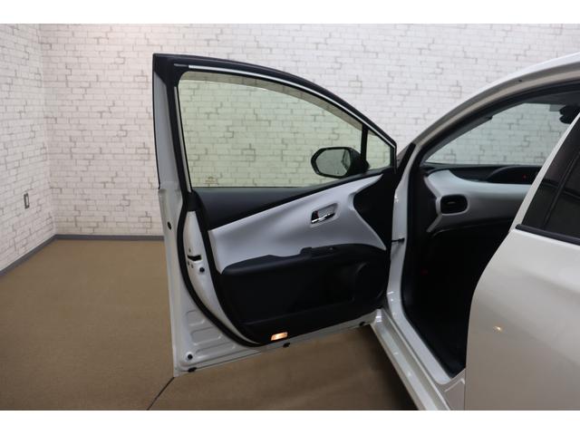 プリウス Sセーフティプラス ETC クリアランスソナー レーンアシスト クルーズコントロール パークアシスト 衝突被害軽減システム バックカメラ ナビ TV アルミホイール オートマチックハイビーム LEDヘッドランプ(22枚目)