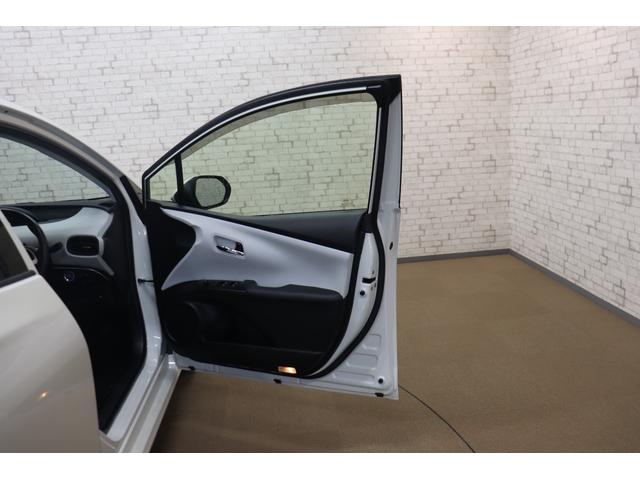 プリウス Sセーフティプラス ETC クリアランスソナー レーンアシスト クルーズコントロール パークアシスト 衝突被害軽減システム バックカメラ ナビ TV アルミホイール オートマチックハイビーム LEDヘッドランプ(28枚目)