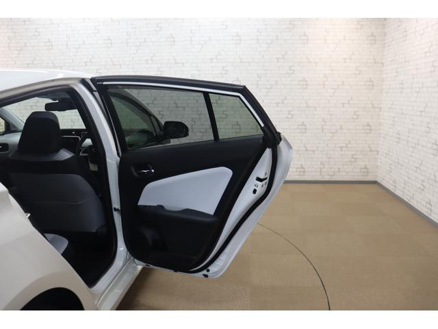 プリウス Sセーフティプラス ETC クリアランスソナー レーンアシスト クルーズコントロール パークアシスト 衝突被害軽減システム バックカメラ ナビ TV アルミホイール オートマチックハイビーム LEDヘッドランプ(29枚目)