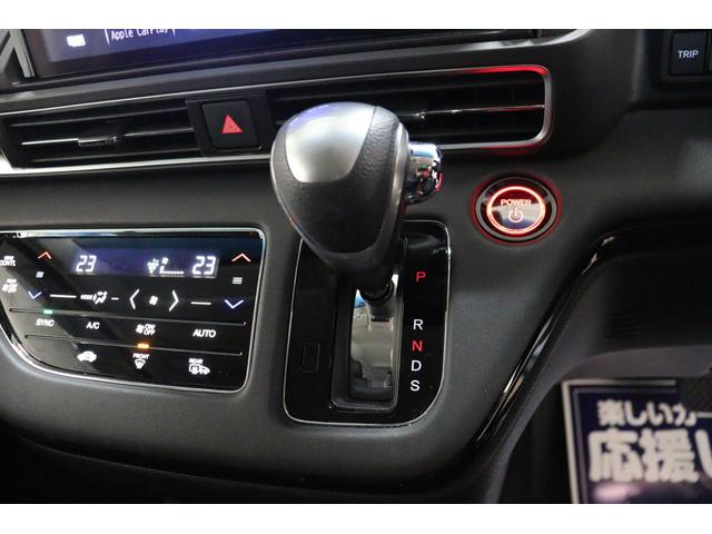 オデッセイハイブリッド ｅ：ＨＥＶアブソルート・ＥＸ　ハイブリッド　ドライブレコーダー　全周囲カメラ　ナビ　ＴＶ　両側電動スライドドア　クリアランスソナー　クルーズコントロール　レーンアシスト　パークアシスト　衝突被害軽減システム　オートライト（7枚目）