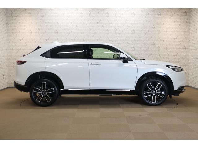 ヴェゼル ｅ：ＨＥＶ　Ｚ　バックカメラ　クリアランスソナー　クルーズコントロール　レーンアシスト　衝突被害軽減システム　ナビ　ＴＶ　オートライト　ＬＥＤヘッドランプ　電動リアゲート　アルミホイール　スマートキー（14枚目）