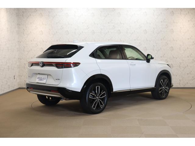 ヴェゼル ｅ：ＨＥＶ　Ｚ　バックカメラ　クリアランスソナー　クルーズコントロール　レーンアシスト　衝突被害軽減システム　ナビ　ＴＶ　オートライト　ＬＥＤヘッドランプ　電動リアゲート　アルミホイール　スマートキー（15枚目）