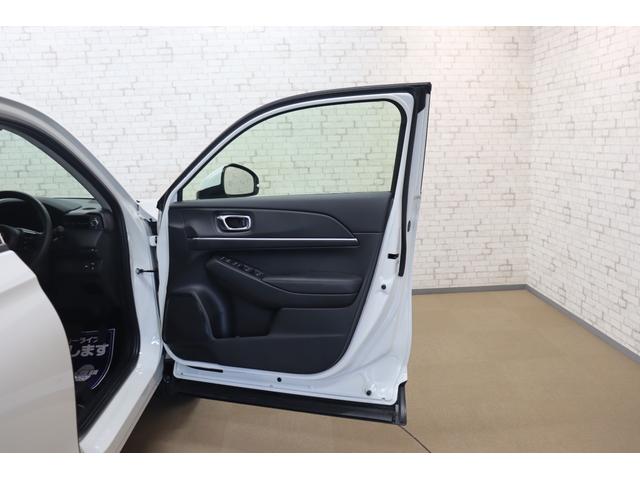 ヴェゼル ｅ：ＨＥＶ　Ｚ　バックカメラ　クリアランスソナー　クルーズコントロール　レーンアシスト　衝突被害軽減システム　ナビ　ＴＶ　オートライト　ＬＥＤヘッドランプ　電動リアゲート　アルミホイール　スマートキー（28枚目）