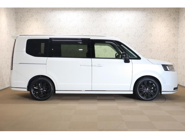 ステップワゴン eHEVスパーダプレミアムラインブラックエディション ドライブレコーダー ETC 全周囲カメラ ナビ TV クリアランスソナー オートクルーズコントロール レーンアシスト 衝突被害軽減システム 両側電動スライドドア オートライト LEDヘッドランプ(13枚目)