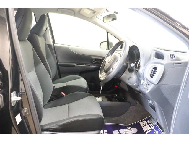ヴィッツ Ｆ　スマイルエディション　ＥＴＣ　バックカメラ　ナビ　ＴＶ　スマートキー　電動格納ミラー　ＣＶＴ　盗難防止システム　衝突安全ボディ　ＡＢＳ　ＣＤ　ＤＶＤ再生　Ｂｌｕｅｔｏｏｔｈ　エアコン　パワーステアリング　パワーウィンドウ（9枚目）