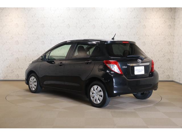 ヴィッツ Ｆ　スマイルエディション　ＥＴＣ　バックカメラ　ナビ　ＴＶ　スマートキー　電動格納ミラー　ＣＶＴ　盗難防止システム　衝突安全ボディ　ＡＢＳ　ＣＤ　ＤＶＤ再生　Ｂｌｕｅｔｏｏｔｈ　エアコン　パワーステアリング　パワーウィンドウ（17枚目）