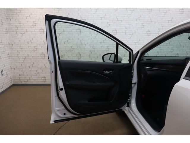 オーラ Ｇ　ＥＴＣ　全周囲カメラ　ナビ　ＴＶ　クリアランスソナー　衝突被害軽減システム　アルミホイール　ＬＥＤヘッドランプ　スマートキー　アイドリングストップ　ＣＶＴ　盗難防止システム　衝突安全ボディ　ＡＢＳ（27枚目）