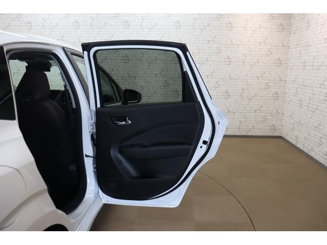 オーラ Ｇ　ＥＴＣ　全周囲カメラ　ナビ　ＴＶ　クリアランスソナー　衝突被害軽減システム　アルミホイール　ＬＥＤヘッドランプ　スマートキー　アイドリングストップ　ＣＶＴ　盗難防止システム　衝突安全ボディ　ＡＢＳ（30枚目）