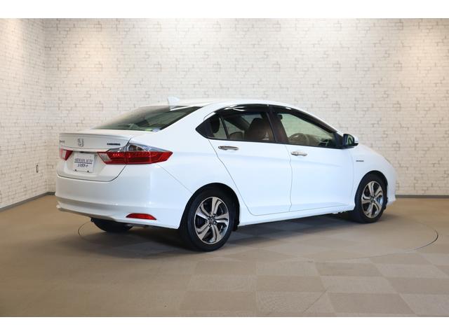 グレイス ハイブリッドＥＸ　ＥＴＣ　オートクルーズコントロール　衝突被害軽減システム　バックカメラ　ナビ　ＴＶ　アルミホイール　オートライト　ＬＥＤヘッドランプ　ＡＴ　シートヒーター　スマートキー　盗難防止システム　ＣＤ（15枚目）