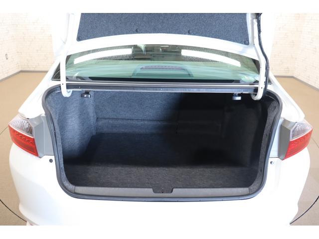 グレイス ハイブリッドＥＸ　ＥＴＣ　オートクルーズコントロール　衝突被害軽減システム　バックカメラ　ナビ　ＴＶ　アルミホイール　オートライト　ＬＥＤヘッドランプ　ＡＴ　シートヒーター　スマートキー　盗難防止システム　ＣＤ（18枚目）