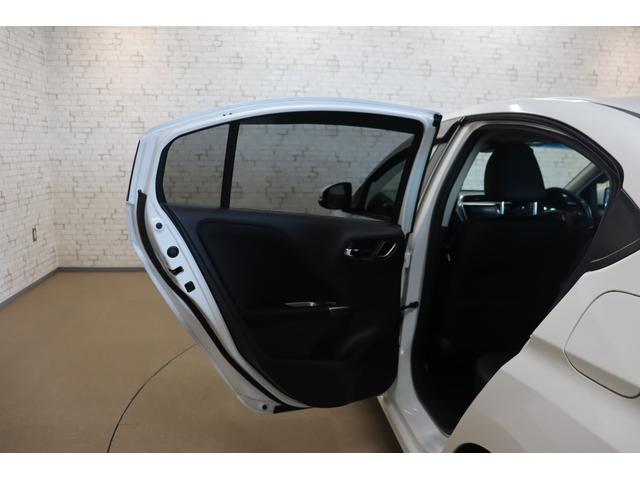 グレイス ハイブリッドＥＸ　ＥＴＣ　オートクルーズコントロール　衝突被害軽減システム　バックカメラ　ナビ　ＴＶ　アルミホイール　オートライト　ＬＥＤヘッドランプ　ＡＴ　シートヒーター　スマートキー　盗難防止システム　ＣＤ（31枚目）