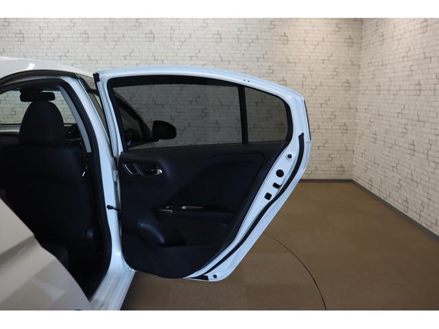 グレイス ハイブリッドＥＸ　ＥＴＣ　オートクルーズコントロール　衝突被害軽減システム　バックカメラ　ナビ　ＴＶ　アルミホイール　オートライト　ＬＥＤヘッドランプ　ＡＴ　シートヒーター　スマートキー　盗難防止システム　ＣＤ（32枚目）