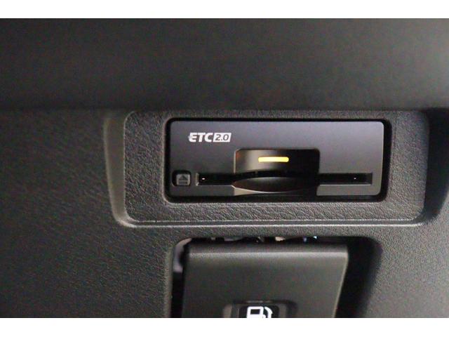 オーラ Ｇ　レザーエディション　全周囲カメラ　ナビ　ＴＶ　クリアランスソナー　クルーズコントロール　衝突被害軽減システム　アルミホイール　ＬＥＤヘッドランプ　スマートキー　ＣＶＴ　盗難防止システム　衝突安全ボディ　ＡＢＳ（3枚目）