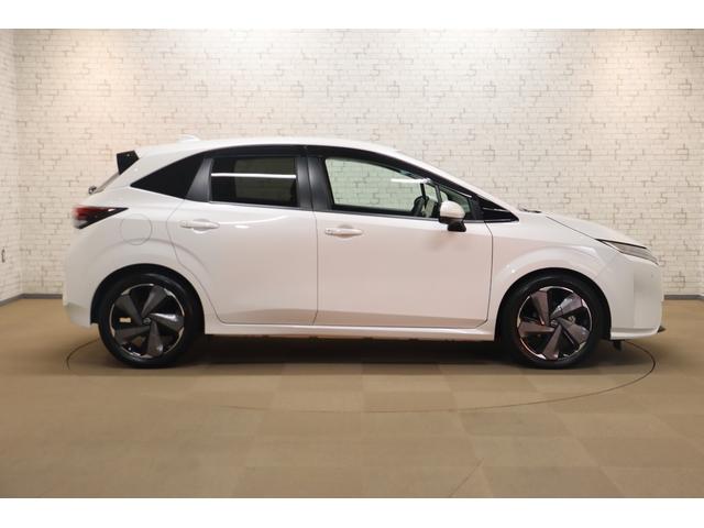 オーラ Ｇ　レザーエディション　全周囲カメラ　ナビ　ＴＶ　クリアランスソナー　クルーズコントロール　衝突被害軽減システム　アルミホイール　ＬＥＤヘッドランプ　スマートキー　ＣＶＴ　盗難防止システム　衝突安全ボディ　ＡＢＳ（13枚目）