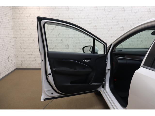 オーラ Ｇ　レザーエディション　全周囲カメラ　ナビ　ＴＶ　クリアランスソナー　クルーズコントロール　衝突被害軽減システム　アルミホイール　ＬＥＤヘッドランプ　スマートキー　ＣＶＴ　盗難防止システム　衝突安全ボディ　ＡＢＳ（26枚目）