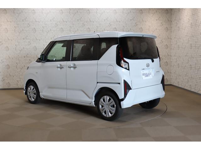 ムーヴ Ｘ　全周囲カメラ　両側スライド・片側電動　ＴＶ　クリアランスソナー　衝突被害軽減システム　ＬＥＤヘッドランプ　スマートキー　アイドリングストップ　電動格納ミラー　ベンチシート　ＣＶＴ　盗難防止システム（14枚目）