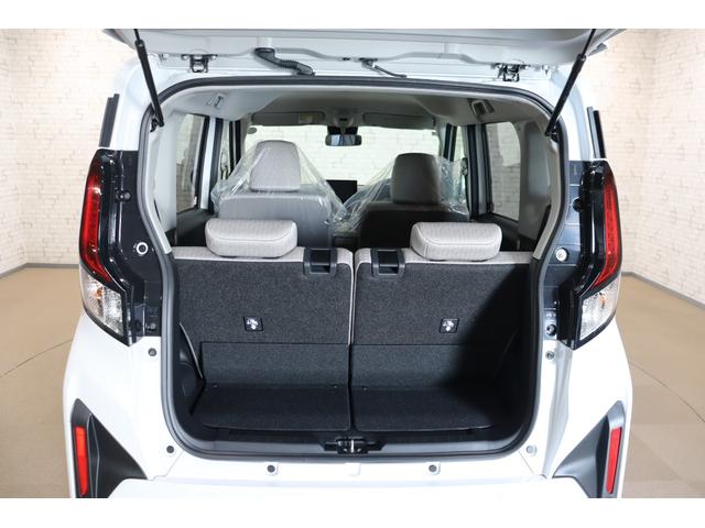 ムーヴ Ｘ　全周囲カメラ　両側スライド・片側電動　ＴＶ　クリアランスソナー　衝突被害軽減システム　ＬＥＤヘッドランプ　スマートキー　アイドリングストップ　電動格納ミラー　ベンチシート　ＣＶＴ　盗難防止システム（18枚目）