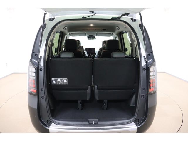 フリード ｅ：ＨＥＶクロスター　ナビ　ＴＶ　クリアランスソナー　クルーズコントロール　レーンアシスト　衝突被害軽減システム　両側電動スライドドア　ＬＥＤヘッドランプ　ヘッドライトウォッシャー　スマートキー　アイドリングストップ（20枚目）