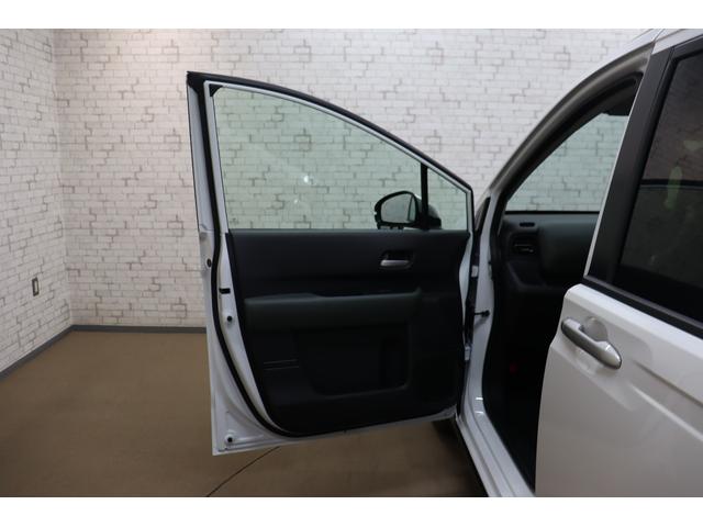 フリード ｅ：ＨＥＶクロスター　ナビ　ＴＶ　クリアランスソナー　クルーズコントロール　レーンアシスト　衝突被害軽減システム　両側電動スライドドア　ＬＥＤヘッドランプ　ヘッドライトウォッシャー　スマートキー　アイドリングストップ（28枚目）