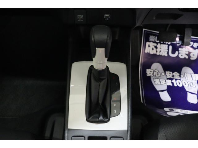 フィット ベーシック　バックカメラ　ナビ　クリアランスソナー　クルーズコントロール　衝突被害軽減システム　オートライト　スマートキー　アイドリングストップ　電動格納ミラー　ＣＶＴ　盗難防止システム　衝突安全ボディ（7枚目）