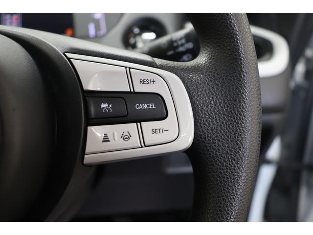 フィット ベーシック　バックカメラ　ナビ　クリアランスソナー　クルーズコントロール　衝突被害軽減システム　オートライト　スマートキー　アイドリングストップ　電動格納ミラー　ＣＶＴ　盗難防止システム　衝突安全ボディ（9枚目）